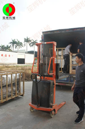 廣西客戶訂購(gòu)渦流洗菜機(jī)及相關(guān)蔬果加工機(jī)械順利出貨