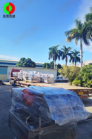 兩條蔬果清洗加工設備線裝車交付上?？蛻簦? /></a></div>
                    <div   id=